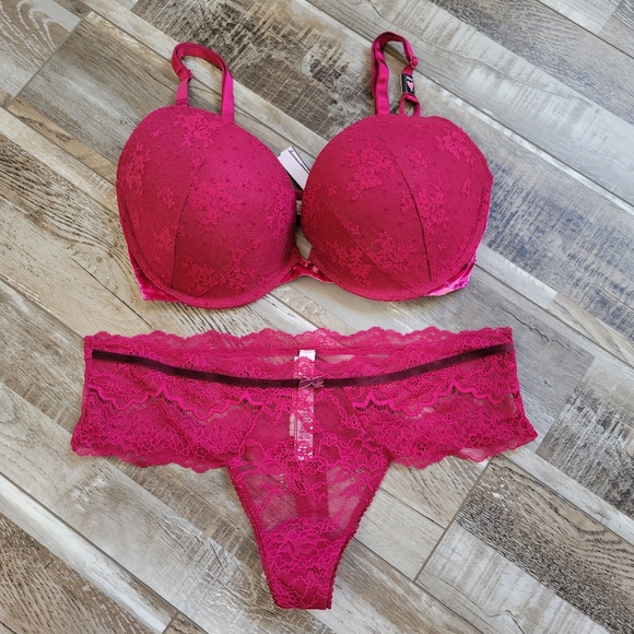 New Victoria's Secret Pink Berry Lace And Velvet Push-up Bra & Thong - Picture 1 of 5